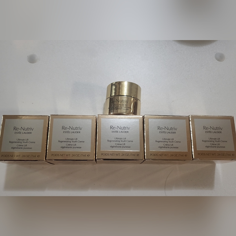 Brand new, 5 deluxe travel sized Estée Lauder ReNutriv Regenerating Youth creme